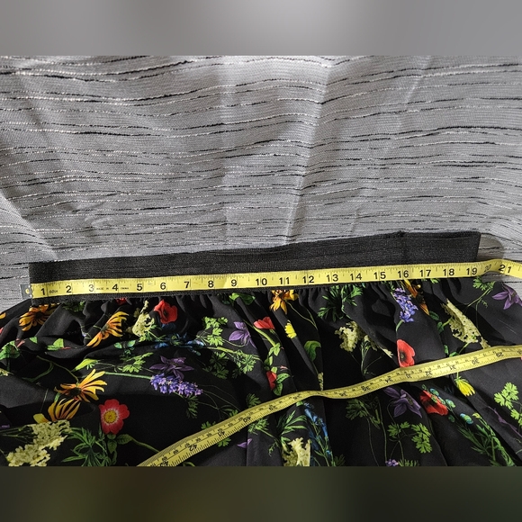 Torrid chiffon skirt linned size 2 - Picture 3 of 5